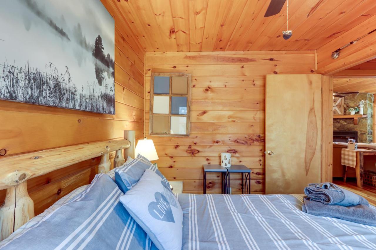 Blue Ridge Cozy Cabin In The Woods With Hot Tub! Exteriér fotografie
