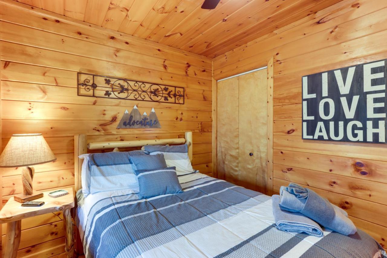 Blue Ridge Cozy Cabin In The Woods With Hot Tub! Exteriér fotografie